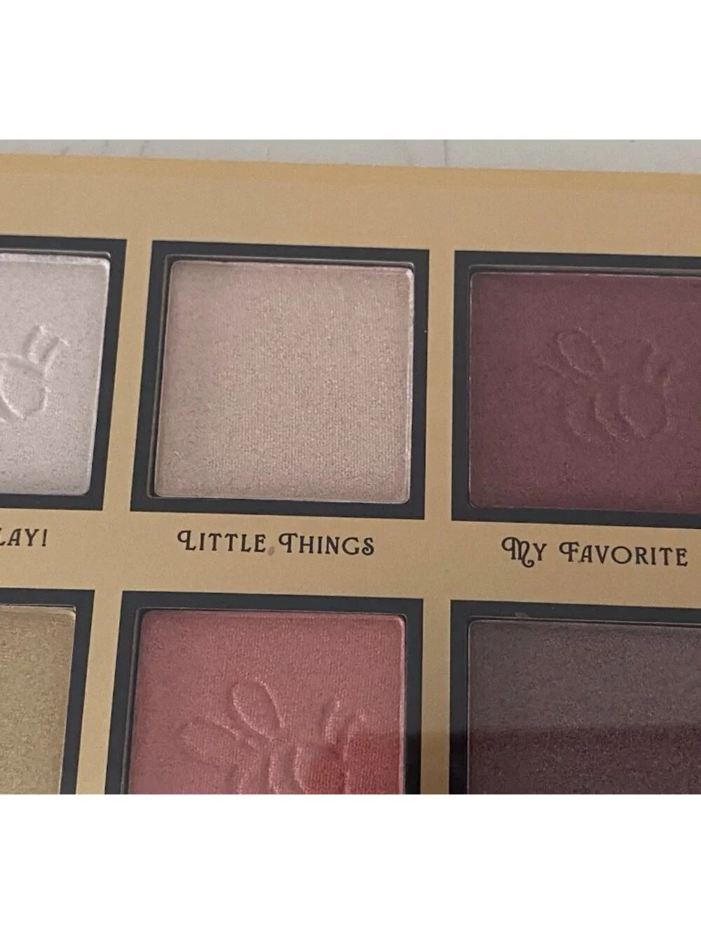 Set Of 12 Disney‎ Winnie The Pooh & Hunny Eyeshadow Palette With Mirror NEW